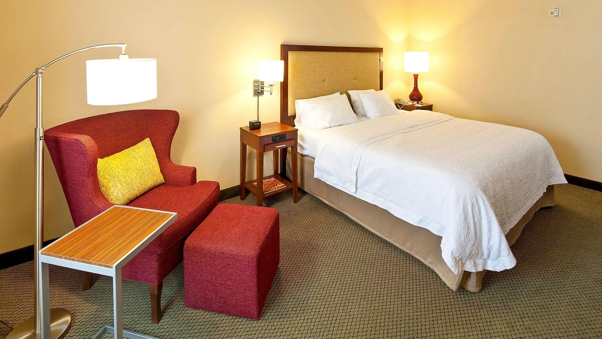 Hampton Inn & Suites Nashville-Green Hills Hotel